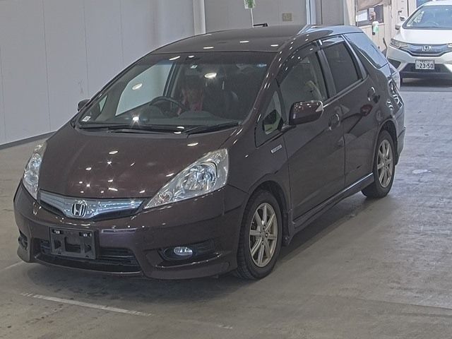 1706 Honda Fit shuttle GP2 2013 г. (ARAI Oyama)